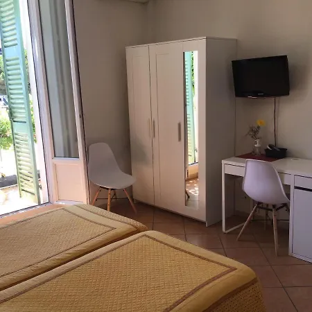 L'ilot Fleuri فندق 2*